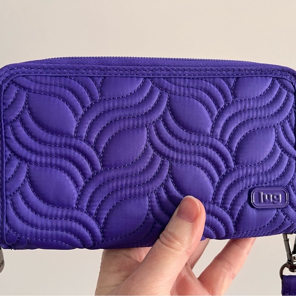 Lug splits XL Vibrant Purple Quilted Wristlet - Picture 2 of 5